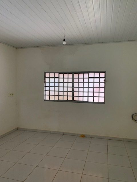 Imóvel no Centro – 350 metros da Praça Imóvel no Centro – 350 metros da Praça