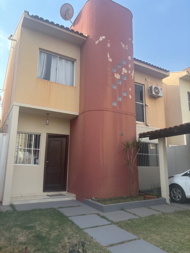 Residencial Villa do Sol – Sobrado com piscina
