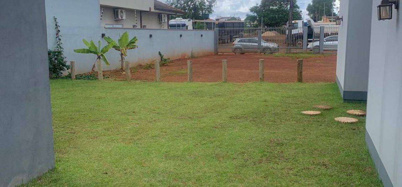 Terreno – Bairro Miraflores com 02 Bangalôs